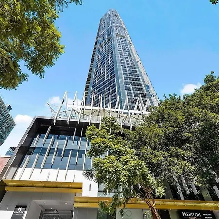 Infinity Excellence!~1bed/1bath/office/1car~views! Brisbane