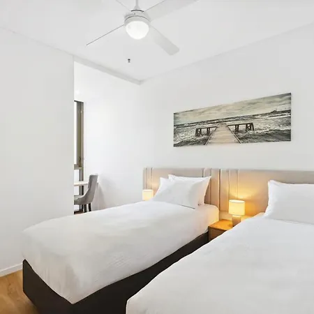 Stylish 2-bed With Rooftop Bbq, Pool & Gym Apartment *