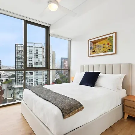 Stylish 2-bed With Rooftop Bbq, Pool & Gym