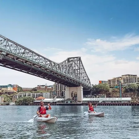 Balmoral - Airy & Light-filled Edge Comfort * Brisbane