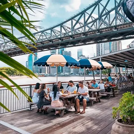 Balmoral - Airy & Light-filled Edge Comfort Brisbane