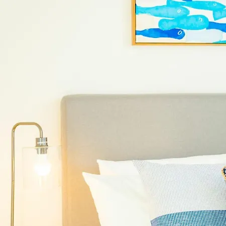 Holiday home Location 1br W View South Bne *