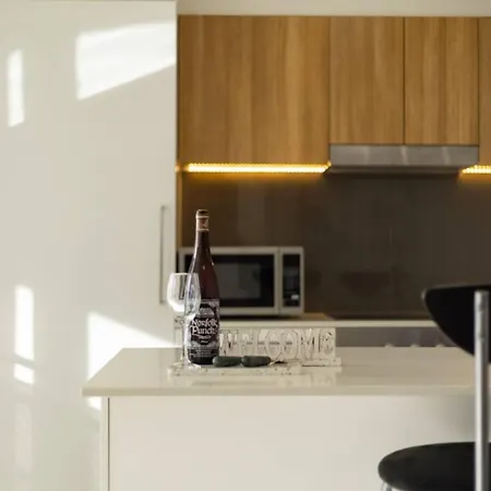 Chic Modern Retreat 1br W Pool Kelvin Grove Brisbane