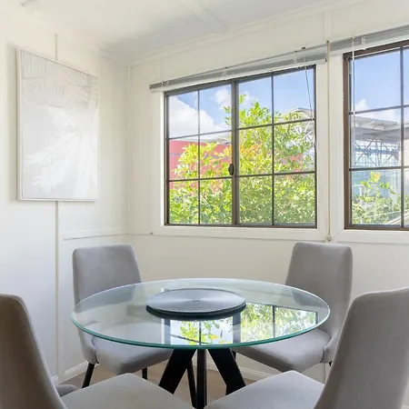 Bright & Cosy 1-bed 15-min From Cbd * Brisbane