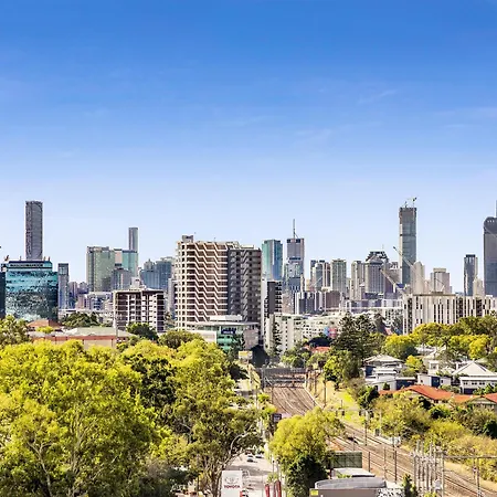 Essence Taringa Brisbane