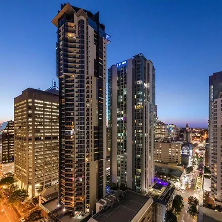 Apartment Level 18 Cbd 2 Bed Car Pool Brisbane