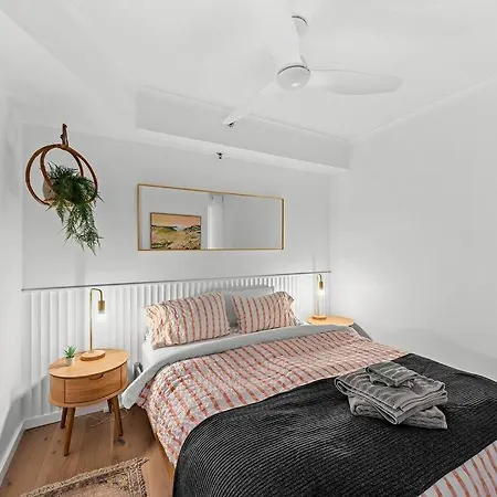 Stunning! 2bed, 1bath, 1car, Views - Cbd