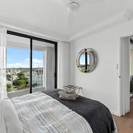 Stunning! 2bed, 1bath, 1car, Views - Cbd