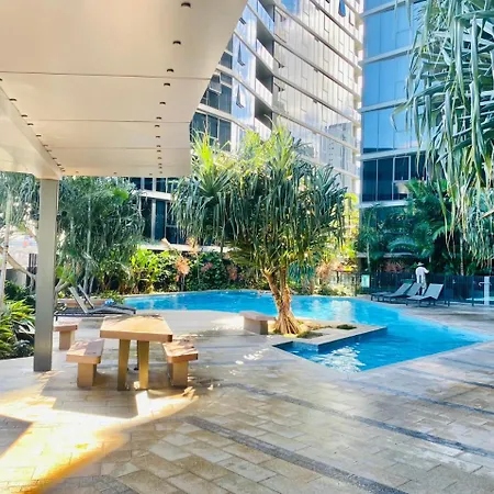Luxury And Convenient Unit In South Brisbane