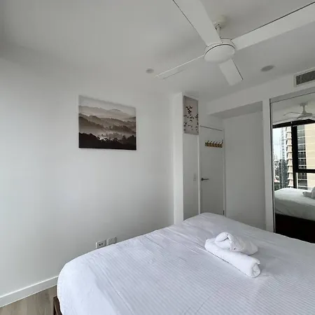 Luxury And Convenient Unit In South