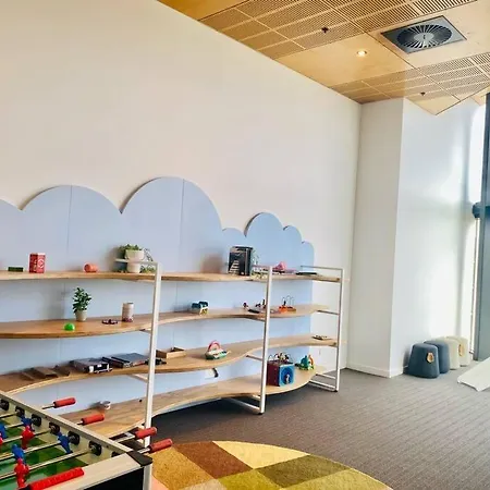 Luxury And Convenient Unit In South Brisbane