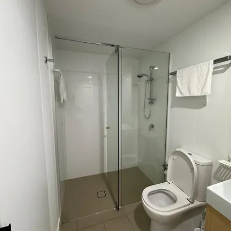Apartment Luxury And Convenient Unit In South Brisbane