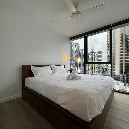 Luxury And Convenient Unit In South Brisbane