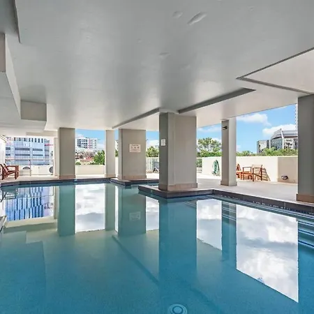 Apartment Heights ~ 2bed/2bath/car/pool/views ~ Cbd *