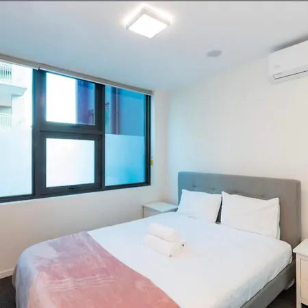 Apartment South 2 Bed 2 Bath With Parking