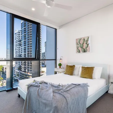 South Bank Beautiful River View Tower Apartment