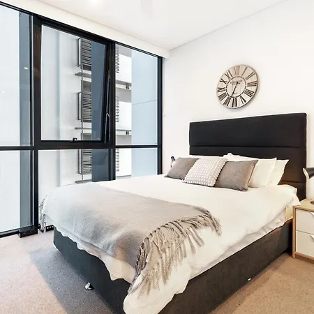 South Bank Beautiful River View Tower Apartment *