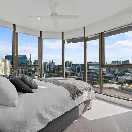 Capri Luxury Newstead Apartment Brisbane