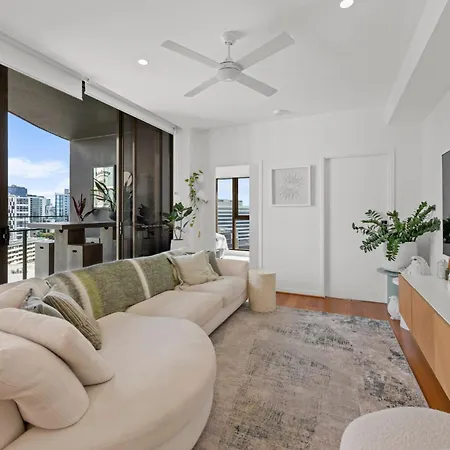 Capri Luxury Newstead Apartment