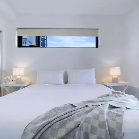 Regatta Hideaway - A Breezy Balcony * Brisbane