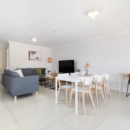 Parking! Aircon! Espresso! Gst Credits! 6bs Apartment Brisbane
