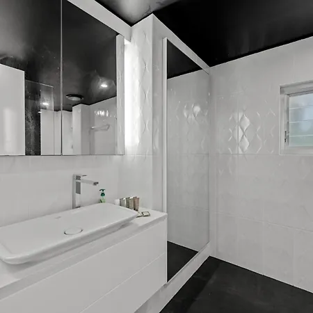 Riverside Luxury Kangaroo Point Apartment Brisbane