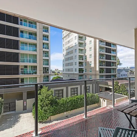 Riverside Luxury Kangaroo Point Apartment *