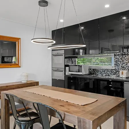 Riverside Luxury Kangaroo Point Apartment Brisbane