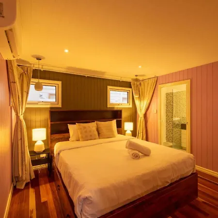 6km To Cbd Convenient 5br Queenslander Coorparoo