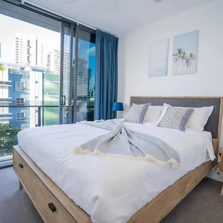 Apartment Stylish W Pool, Gym And Brisbane