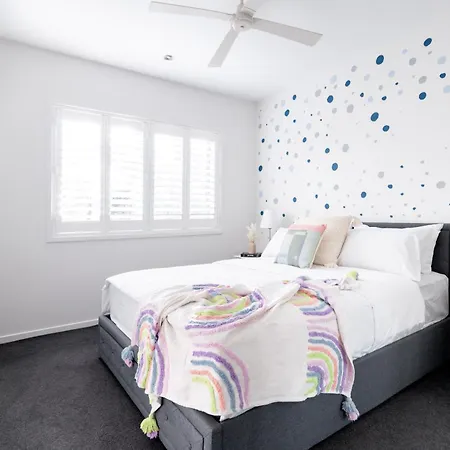 Apartment Beautiful Modern 3 Bedroom Family Sleeps 6 Brisbane