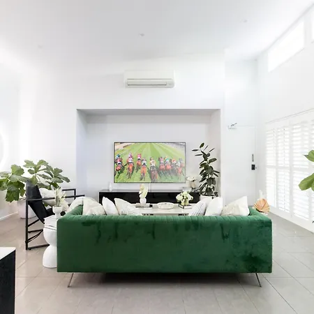 Beautiful Modern 3 Bedroom Family Sleeps 6 Brisbane