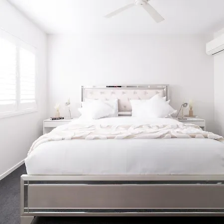 Beautiful Modern 3 Bedroom Family Sleeps 6