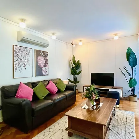 Spacious Hideaway Retreat, Brookfield, Brisbane