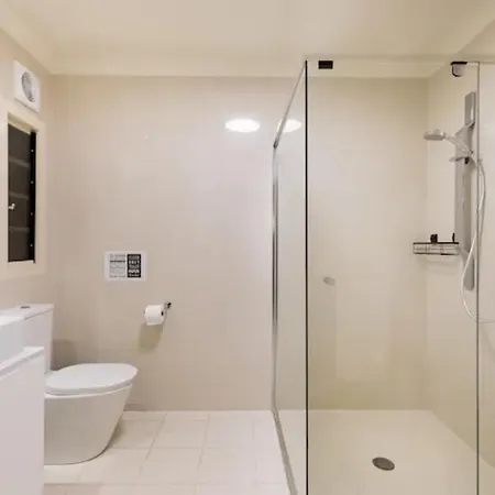 Spacious Hideaway Retreat, Brookfield, *