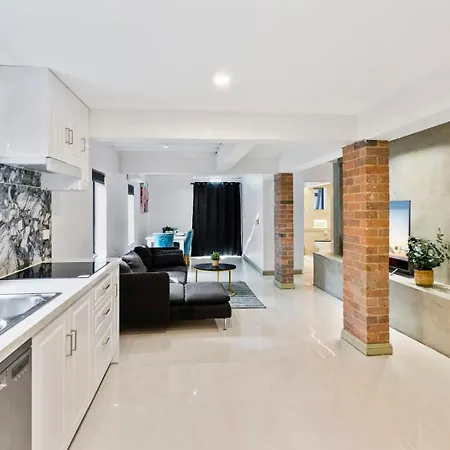 Holiday home Unit In Inner With Movie And Parking