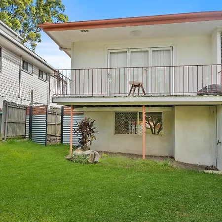 Unit And Private Backyard Apartment Brisbane