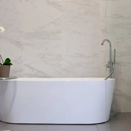 Stunning Tropical Oasis Free Parking Villa Brisbane