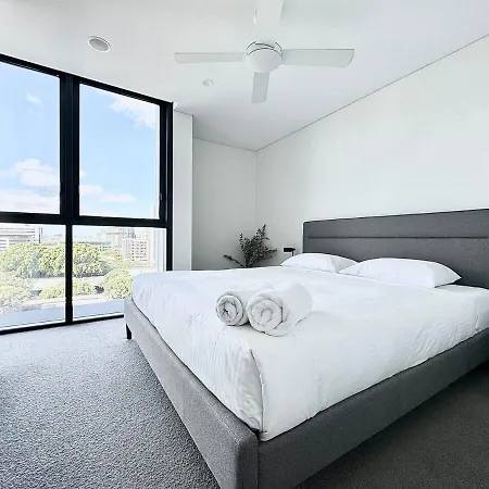Apartment Modern Oasis With Sauna And Gym Access