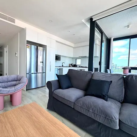 Apartment Modern Oasis With Sauna And Gym Access *