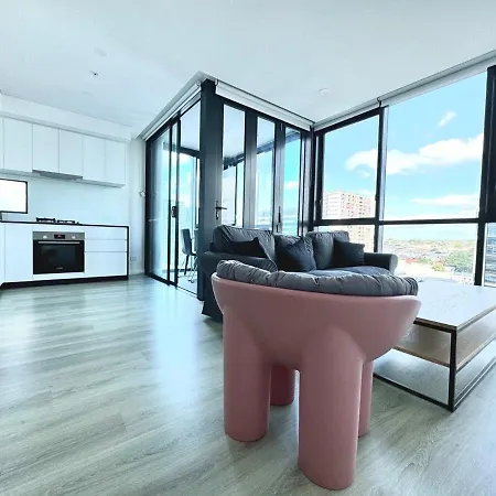 Apartment Modern Oasis With Sauna And Gym Access