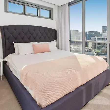 Chic Valley Unit With Parking Rooftop Pool & Bbq Apartment