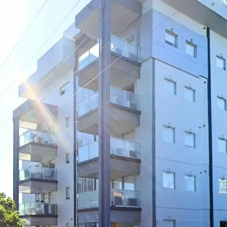Hilltop Cbd Apartment *