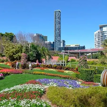 Hilltop Cbd Apartment