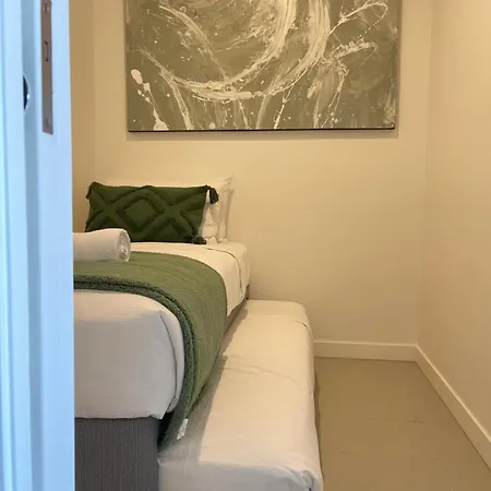 Top-floor Luxe In The Free Parking, Pool, Gym, Wifi