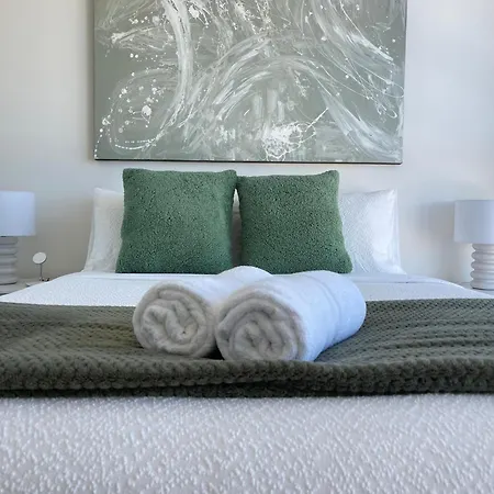 Top-floor Luxe In The Free Parking, Pool, Gym, Wifi