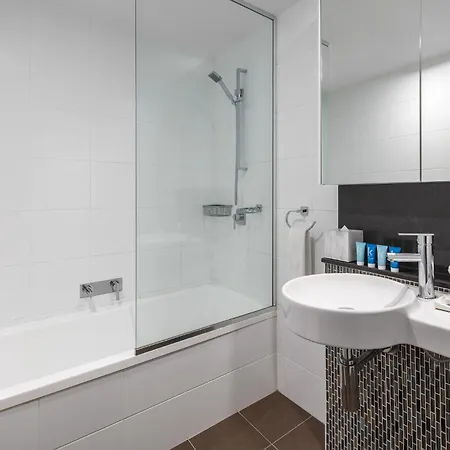 Meriton Adelaide Street, Hotel 5*