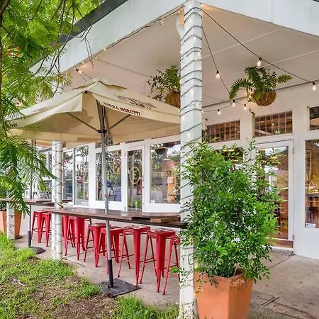 Birdcall Yeronga - Inner Couples Sanctuary Holiday home