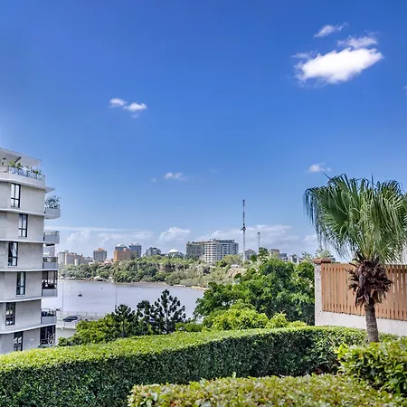 Apartment Riverside Heritage Chateau/convenient/free Carpark
