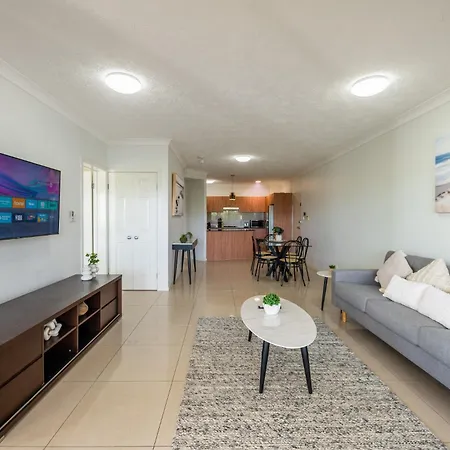 Apartment Spacious Inner 2-bed With Parking And Balcony Brisbane